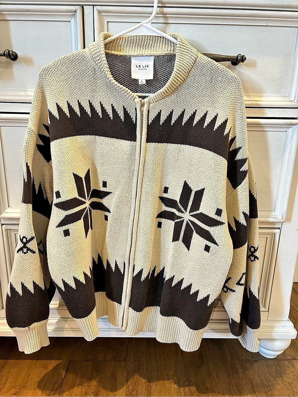 Le Lis Geometric Zip Cardigan in Cream & Black Size Small